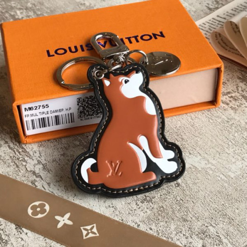 louis-vuitton-dog-bag-charm-and-key-holder-2